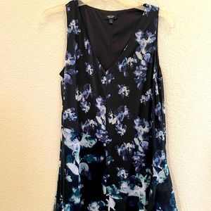 Simply Vera Wang Floral Dress Ruffled Asymmetrical Hem Medium Beautiful!